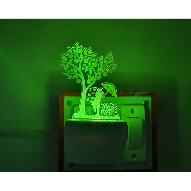 UKANI 3D love couple with umbrella  Night lamp with 7 color automatic Changing Light For Home bedroom Gift  Cafe Office Valentine Gift  size (3 inch )