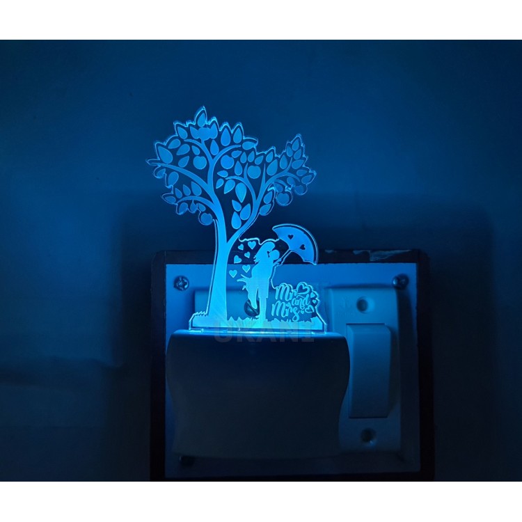 UKANI 3D love couple with umbrella  Night lamp with 7 color automatic Changing Light For Home bedroom Gift  Cafe Office Valentine Gift  size (3 inch )