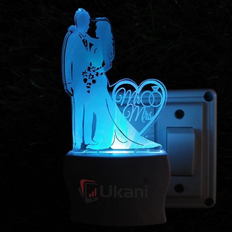 UKANI 3D  Mr. And Mrs. Night lamp with 7 color automatic Changing Light For Home bedroom Gift  Cafe Office Valentine Gift  size (3 inch )