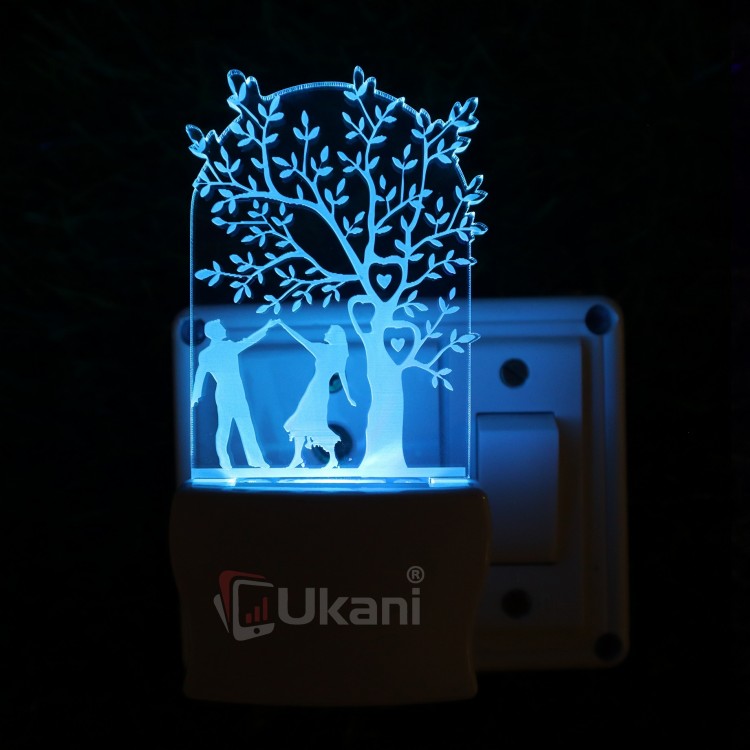 UKANI 3D  Romantic love Couple with tree   Night lamp with 7 color automatic Changing Light For Home bedroom Gift  Cafe Office Valentine Gift  size (3 inch )